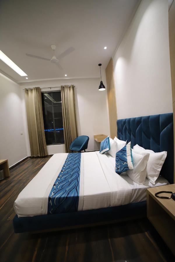 Hotel Diamond View 암리차르 외부 사진